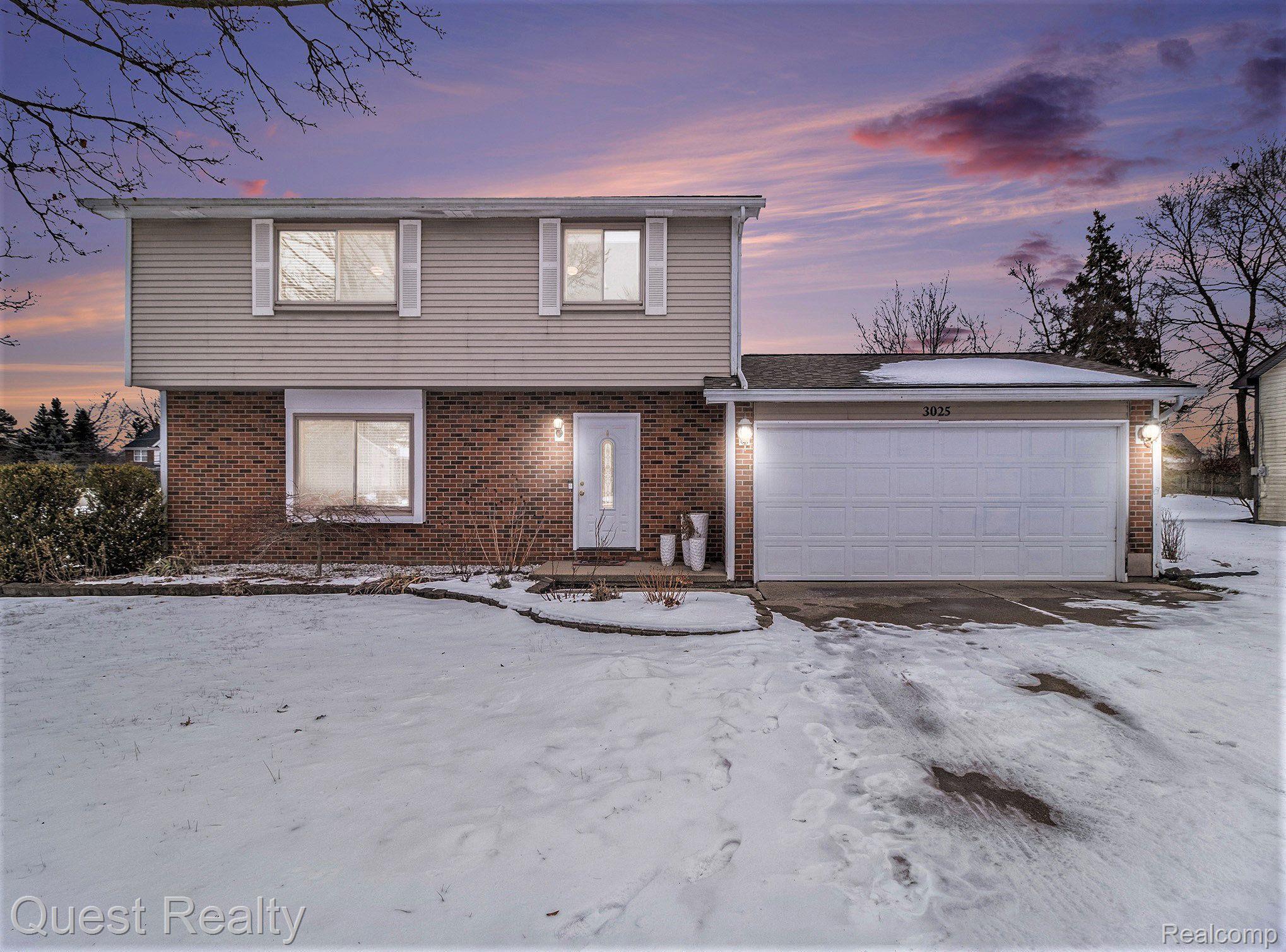 3025 ROCKHAVEN Avenue