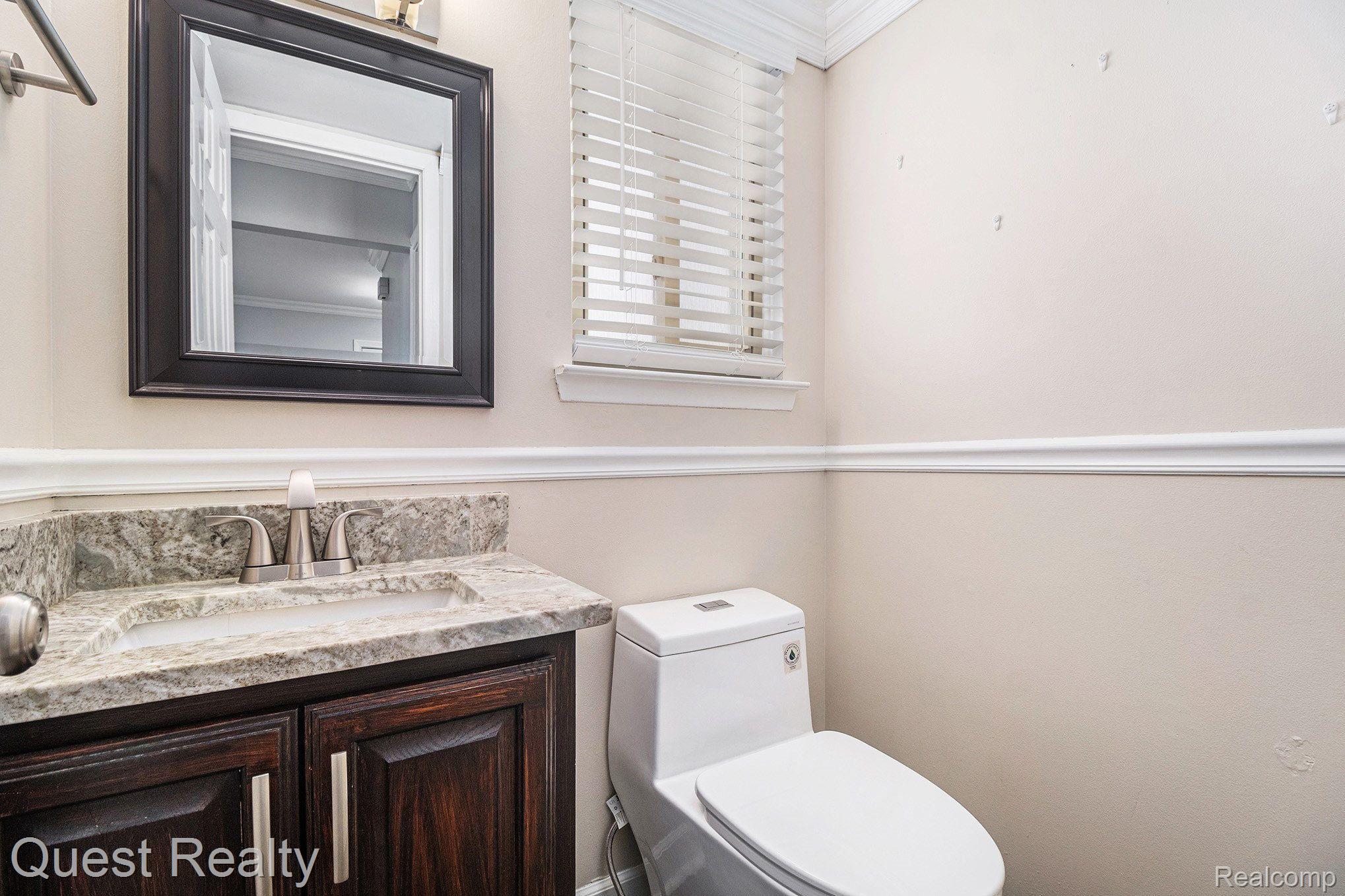 3025 ROCKHAVEN Avenue