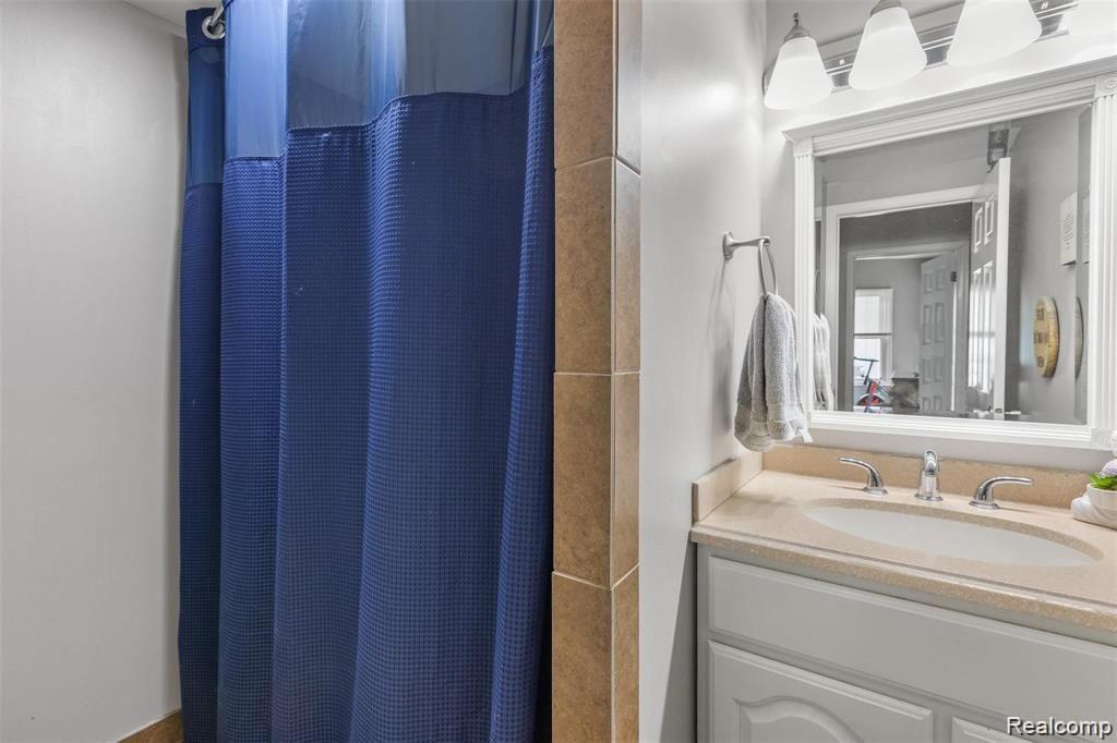 87 N WASHINGTON Street