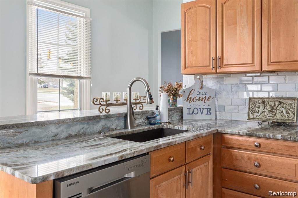 87 N WASHINGTON Street