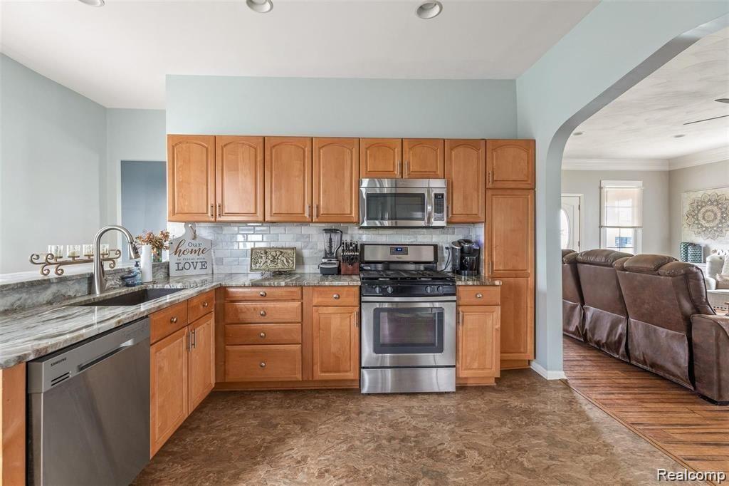 87 N WASHINGTON Street