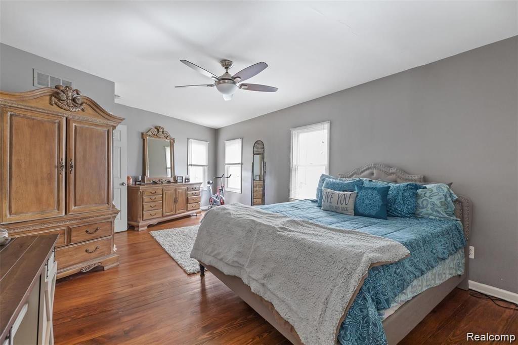 87 N WASHINGTON Street