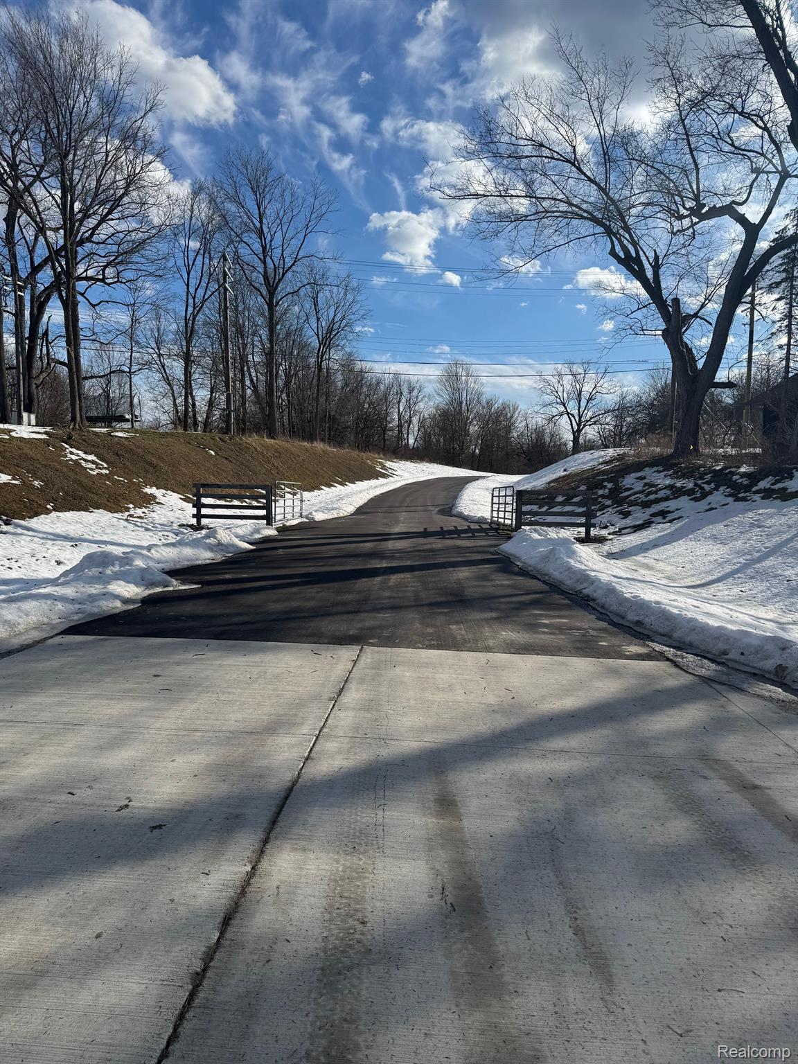 4095 Metamora Ridge