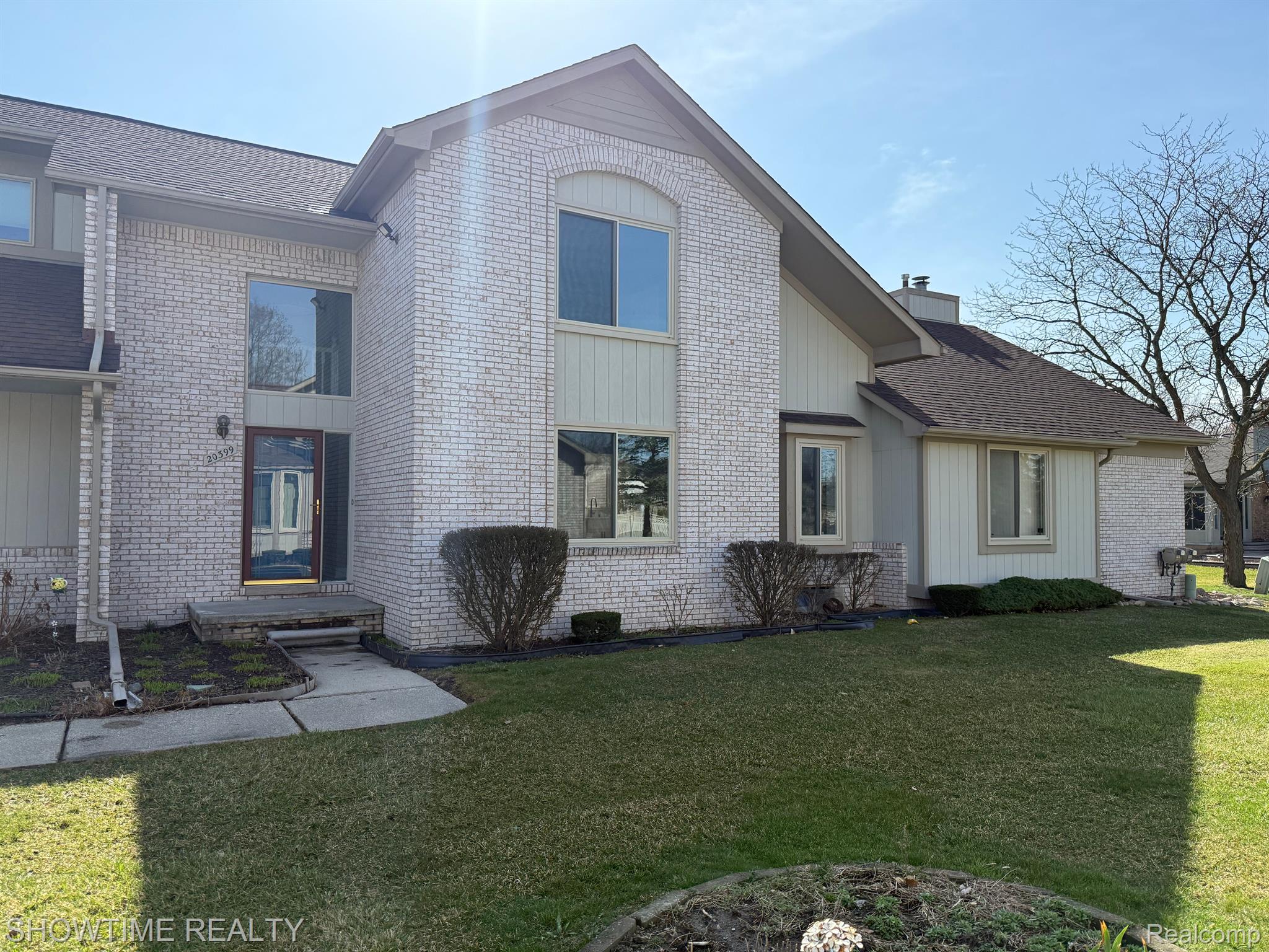 20399 VILLA GRANDE Circle