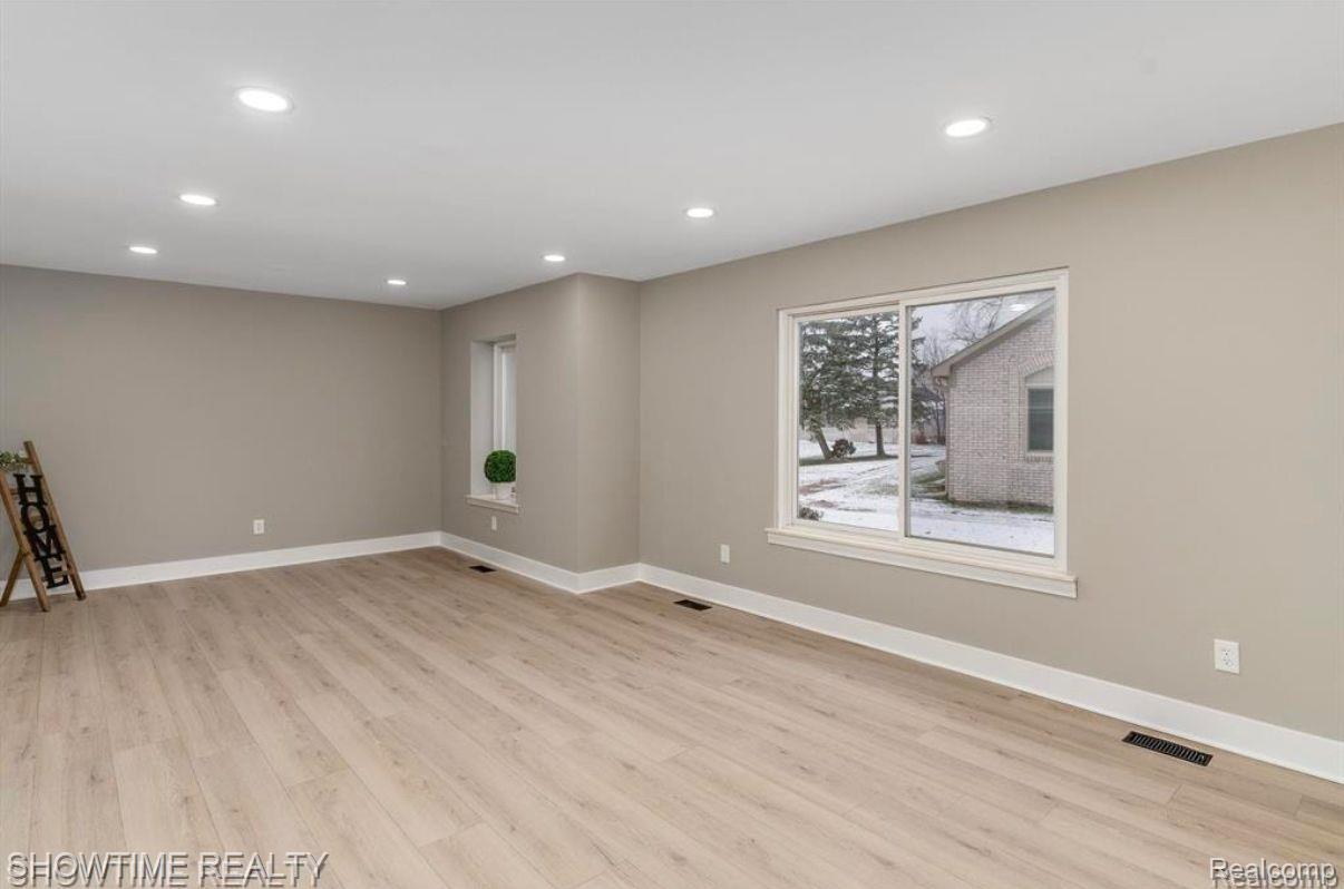 20399 VILLA GRANDE Circle