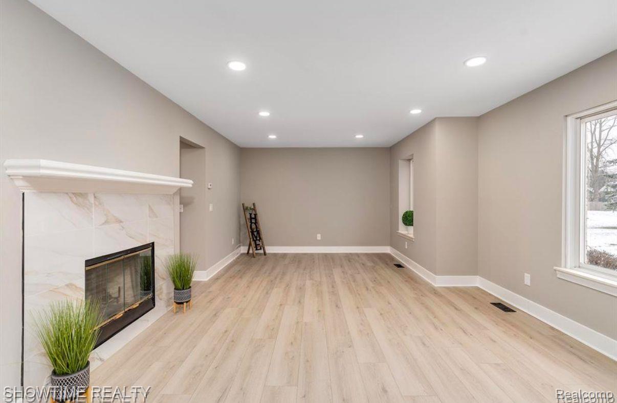 20399 VILLA GRANDE Circle