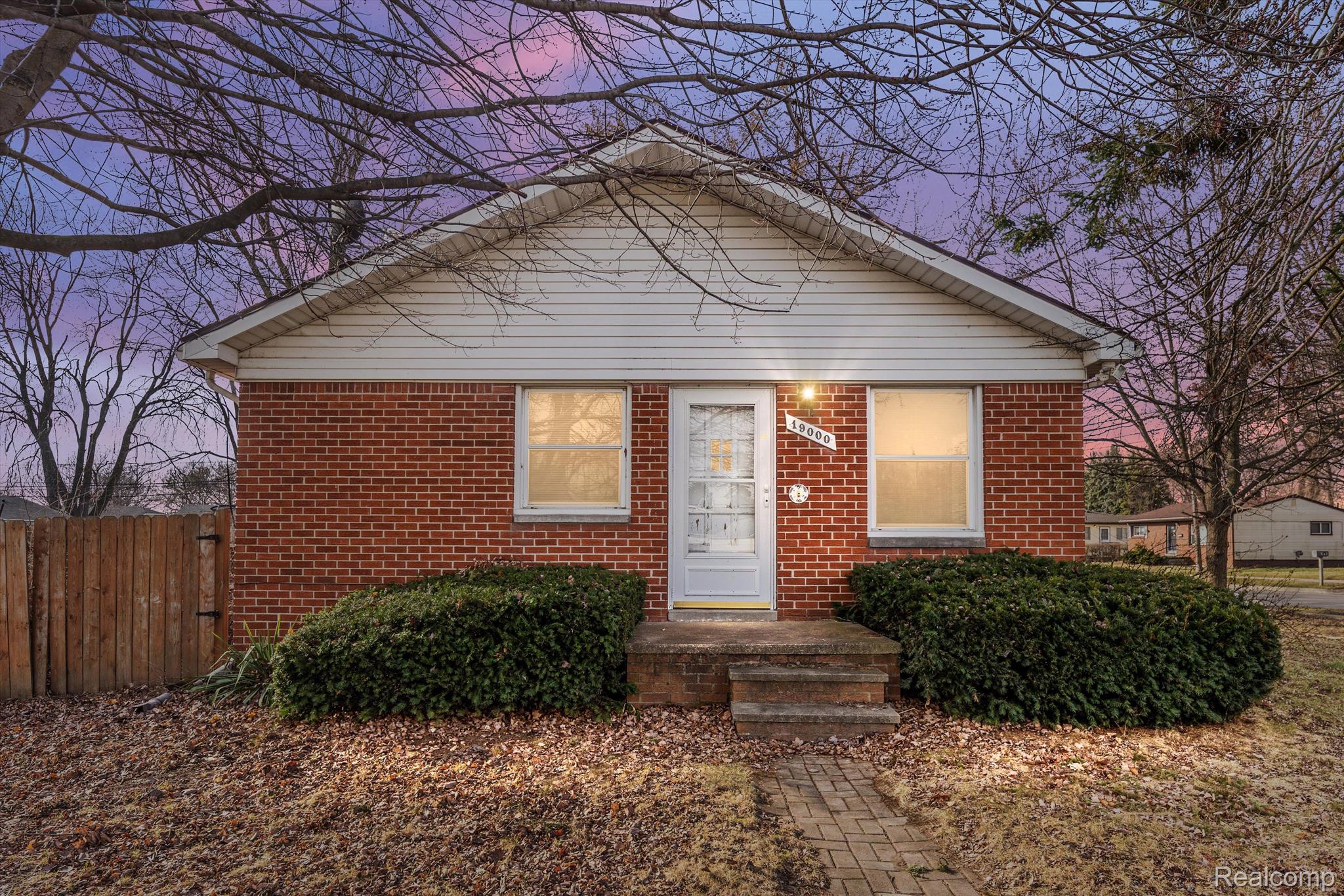 19000 FLORIAN Street