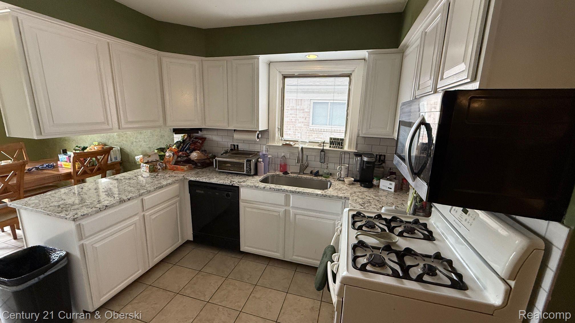 47724 MEADOWBROOK Drive