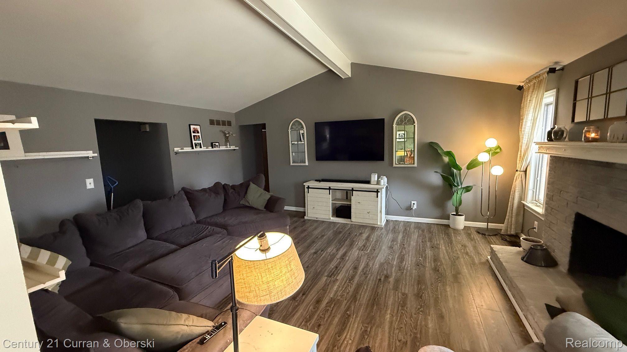 47724 MEADOWBROOK Drive