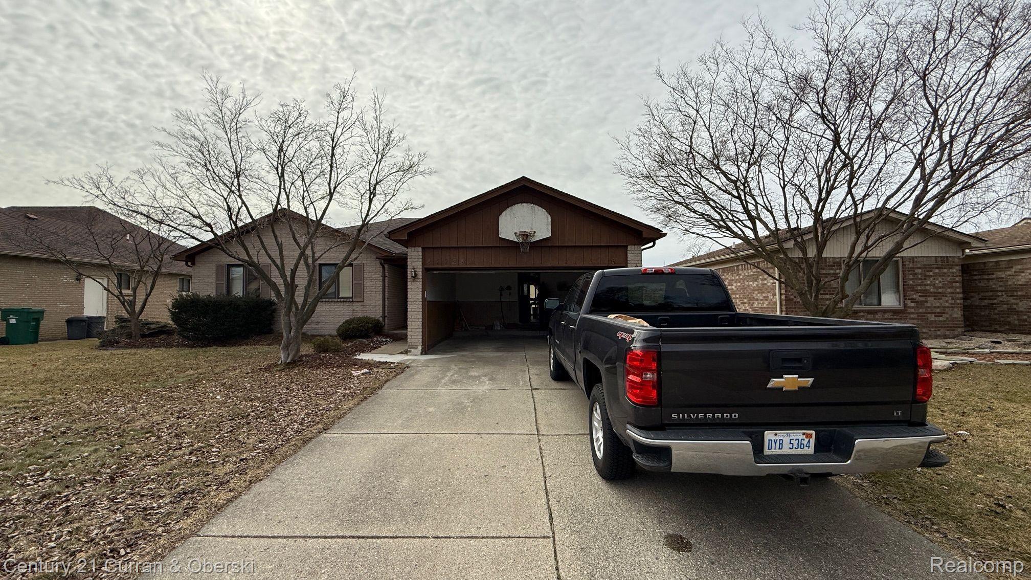 47724 MEADOWBROOK Drive