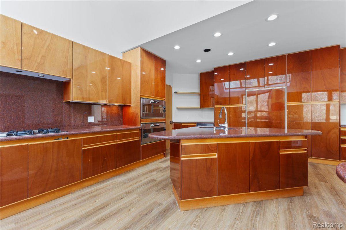 1919 ORCHARD LANE