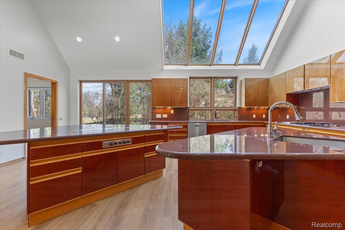 1919 ORCHARD LANE