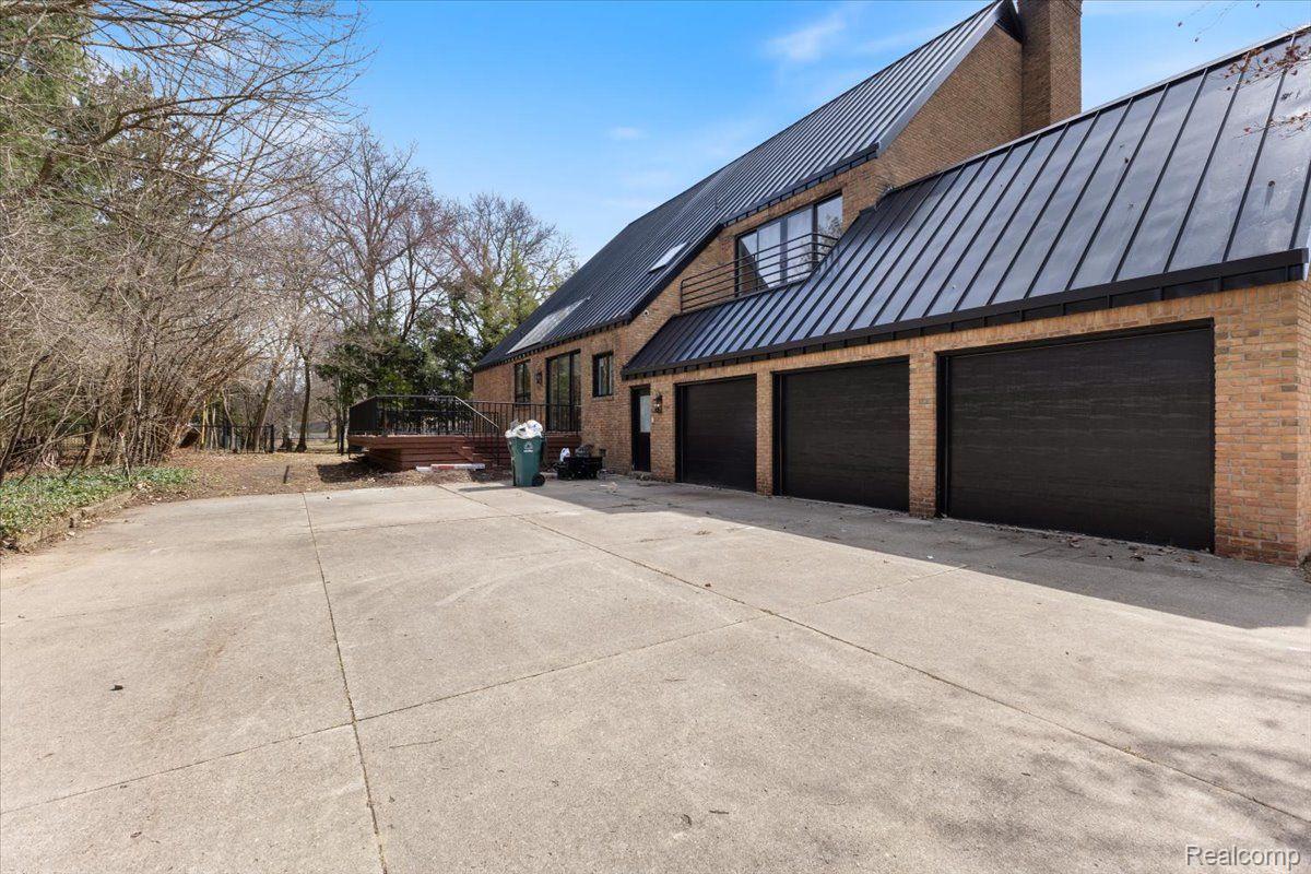 1919 ORCHARD LANE