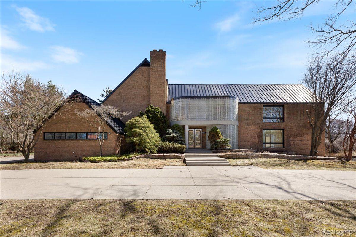 1919 ORCHARD LANE