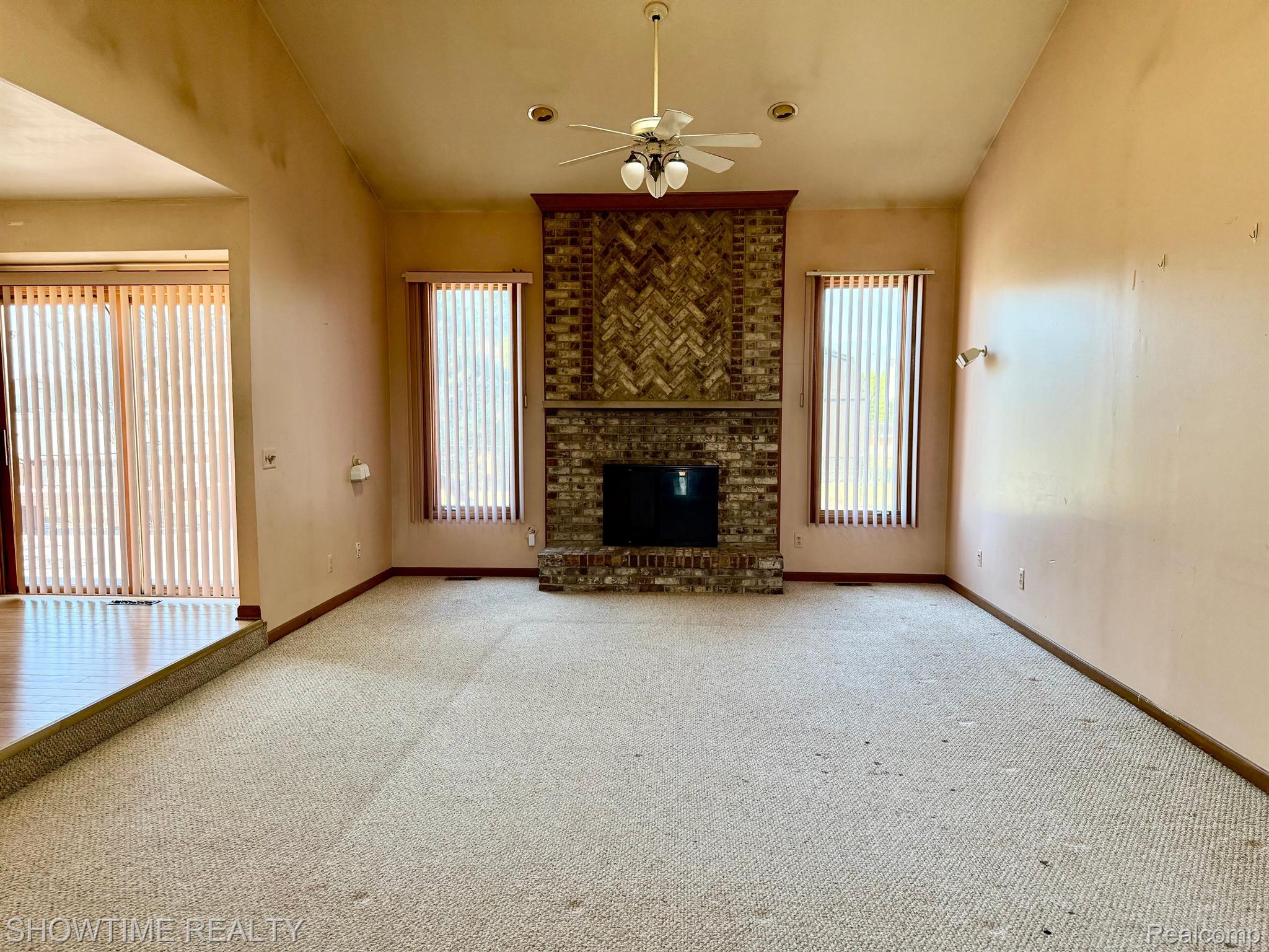 40537 DENBIGH Drive