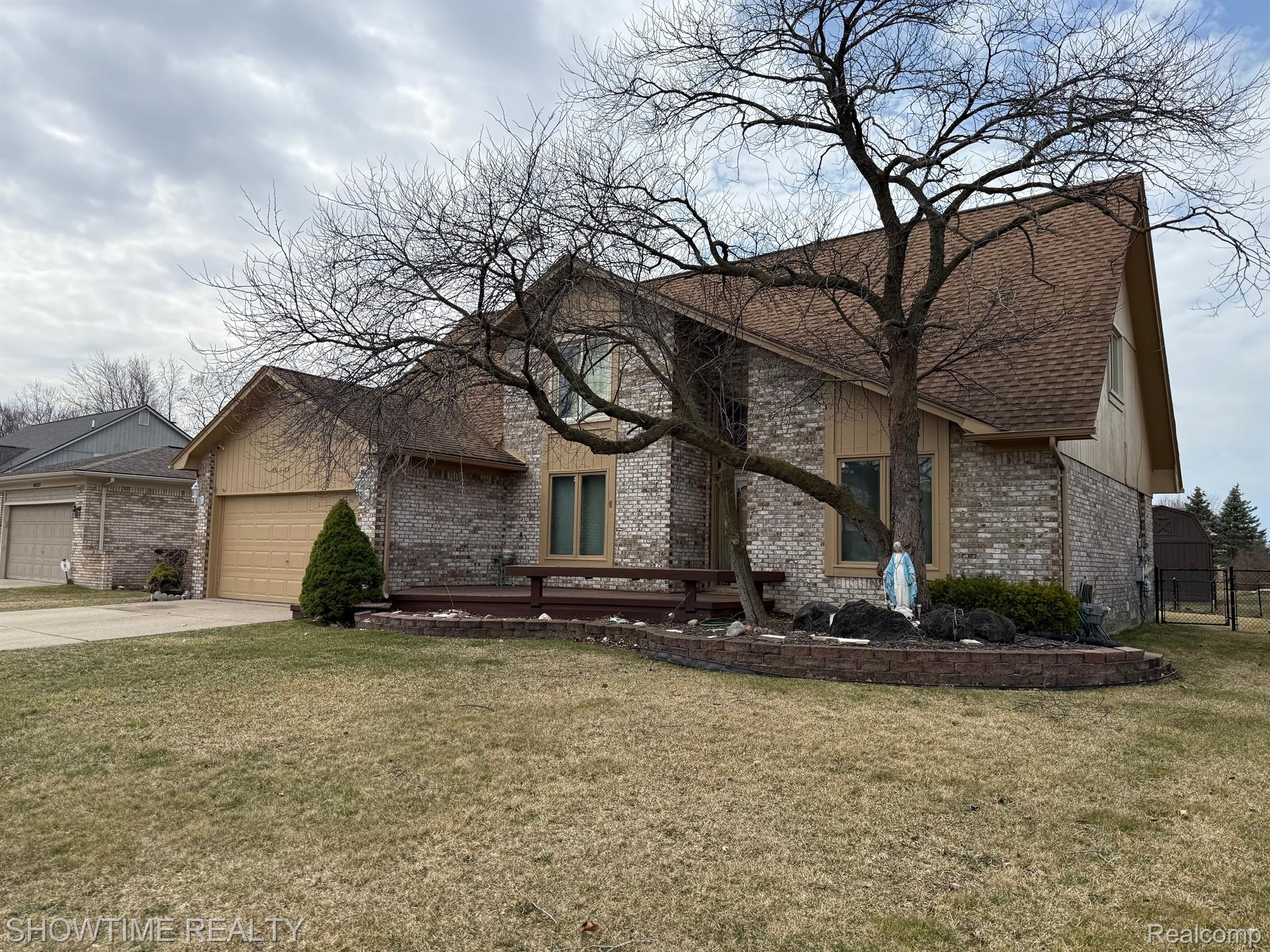 40537 DENBIGH Drive