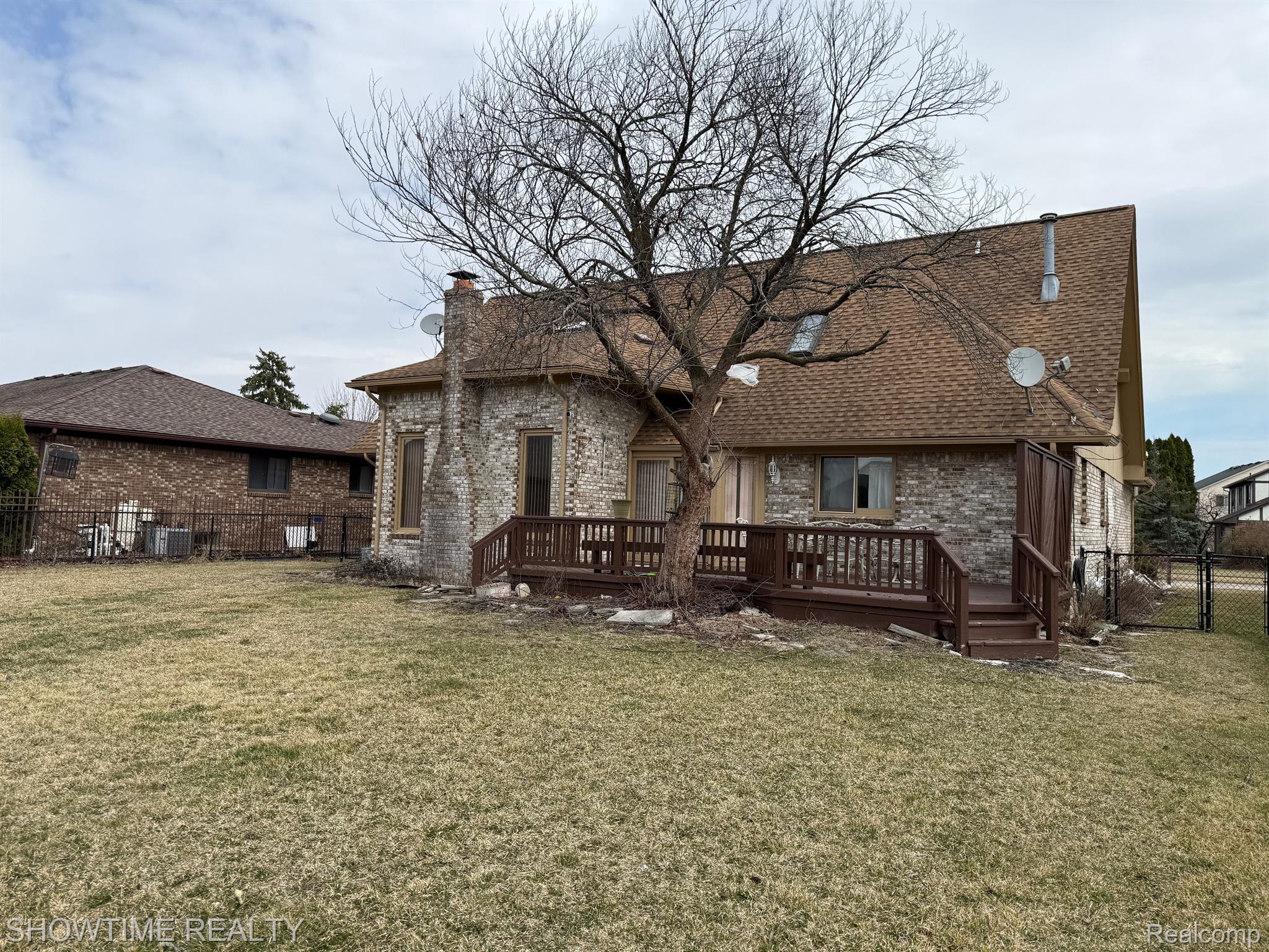 40537 DENBIGH Drive