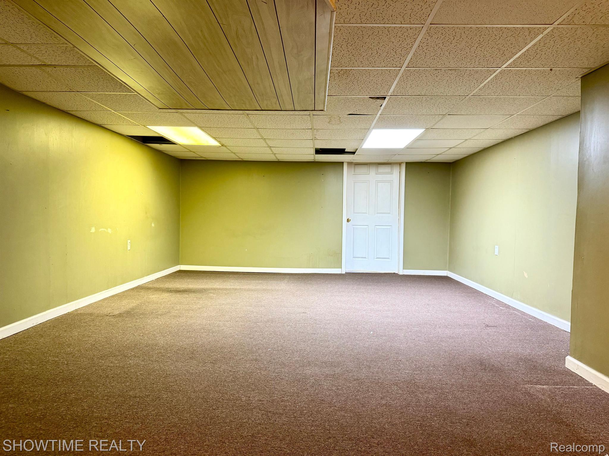 40537 DENBIGH Drive