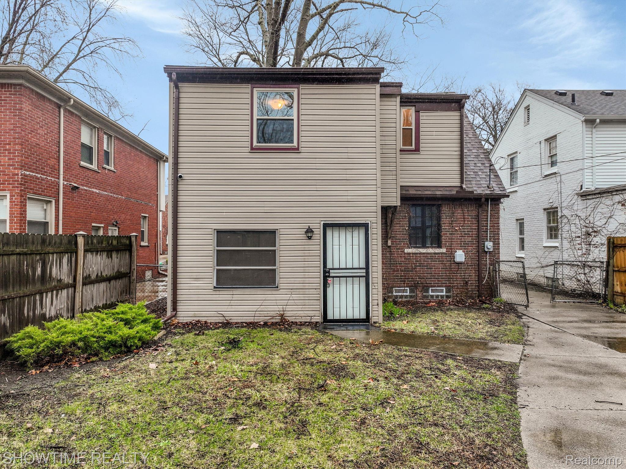 20175 LICHFIELD Road