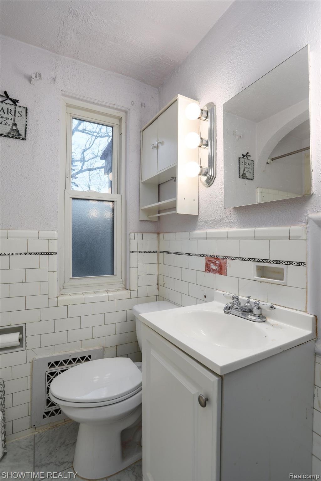 20175 LICHFIELD Road