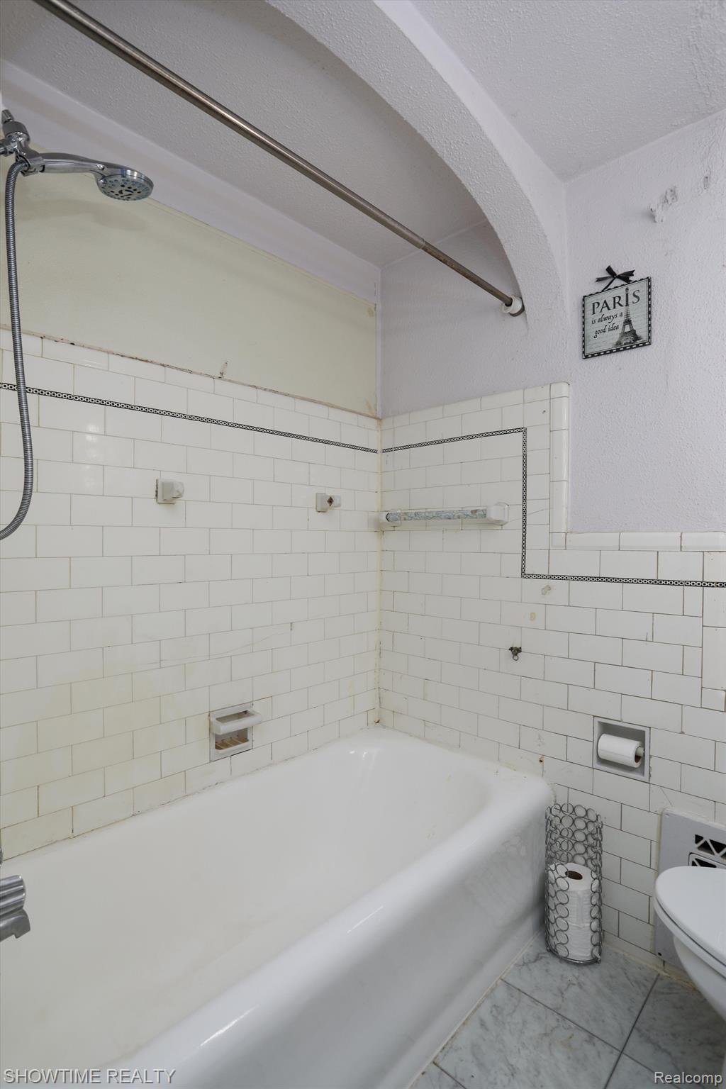 20175 LICHFIELD Road