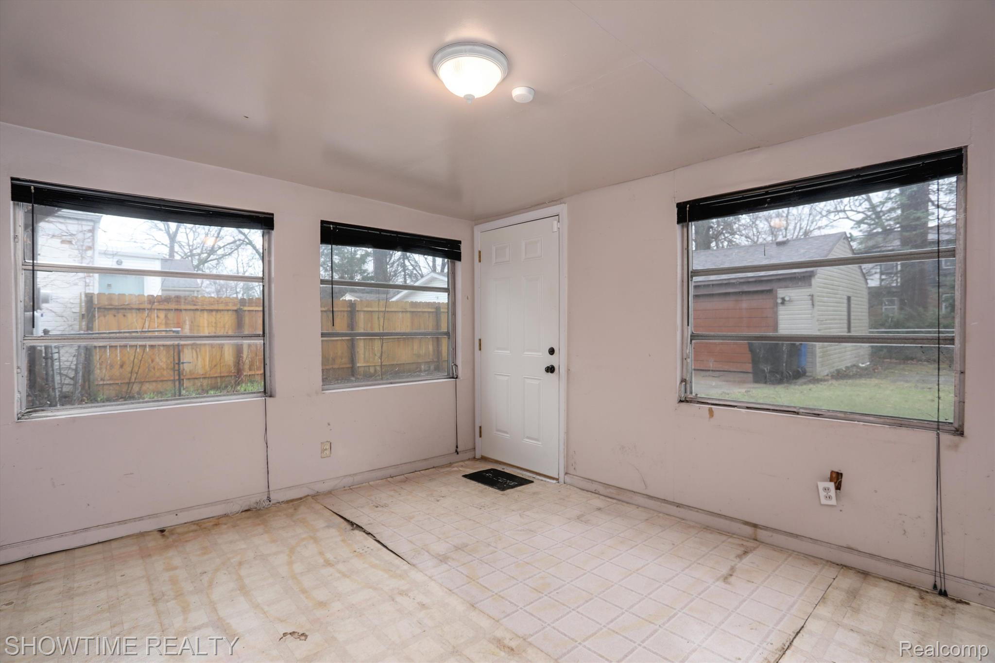 20175 LICHFIELD Road