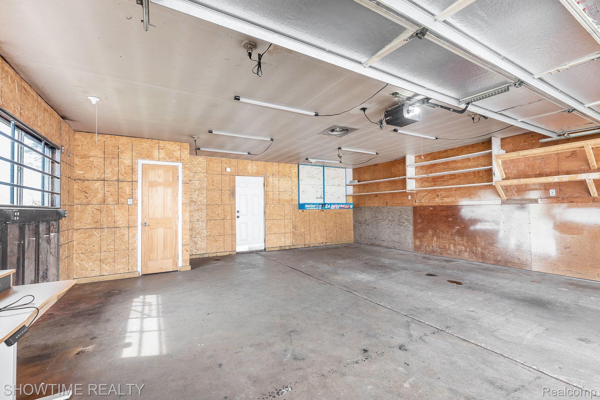 46707 VINEYARD Avenue