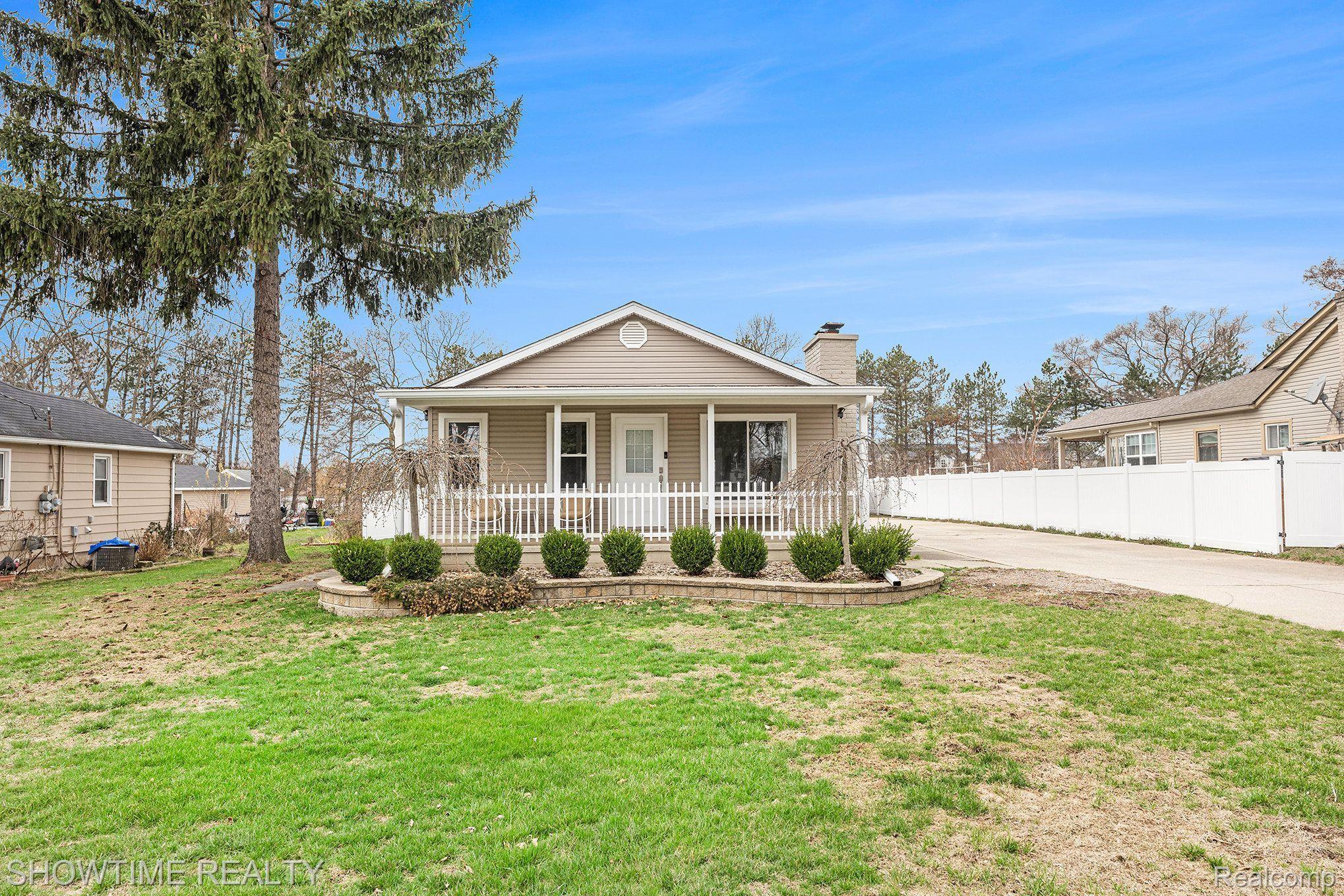 46707 VINEYARD Avenue