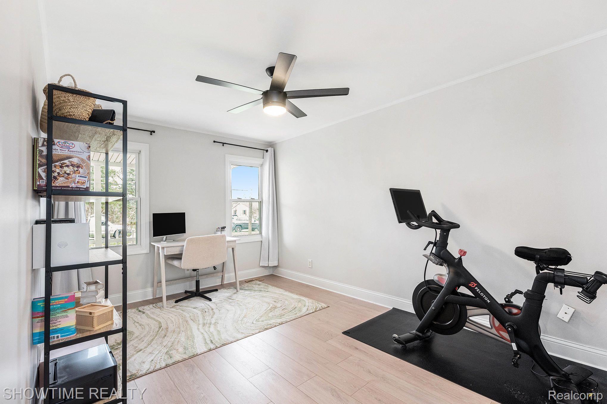 46707 VINEYARD Avenue