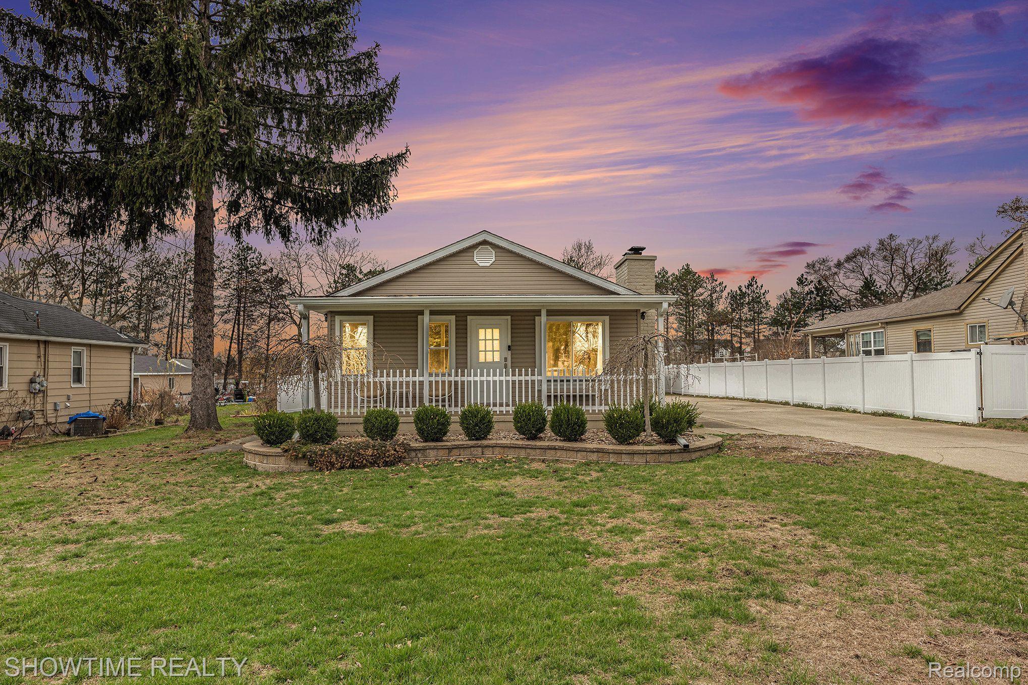 46707 VINEYARD Avenue