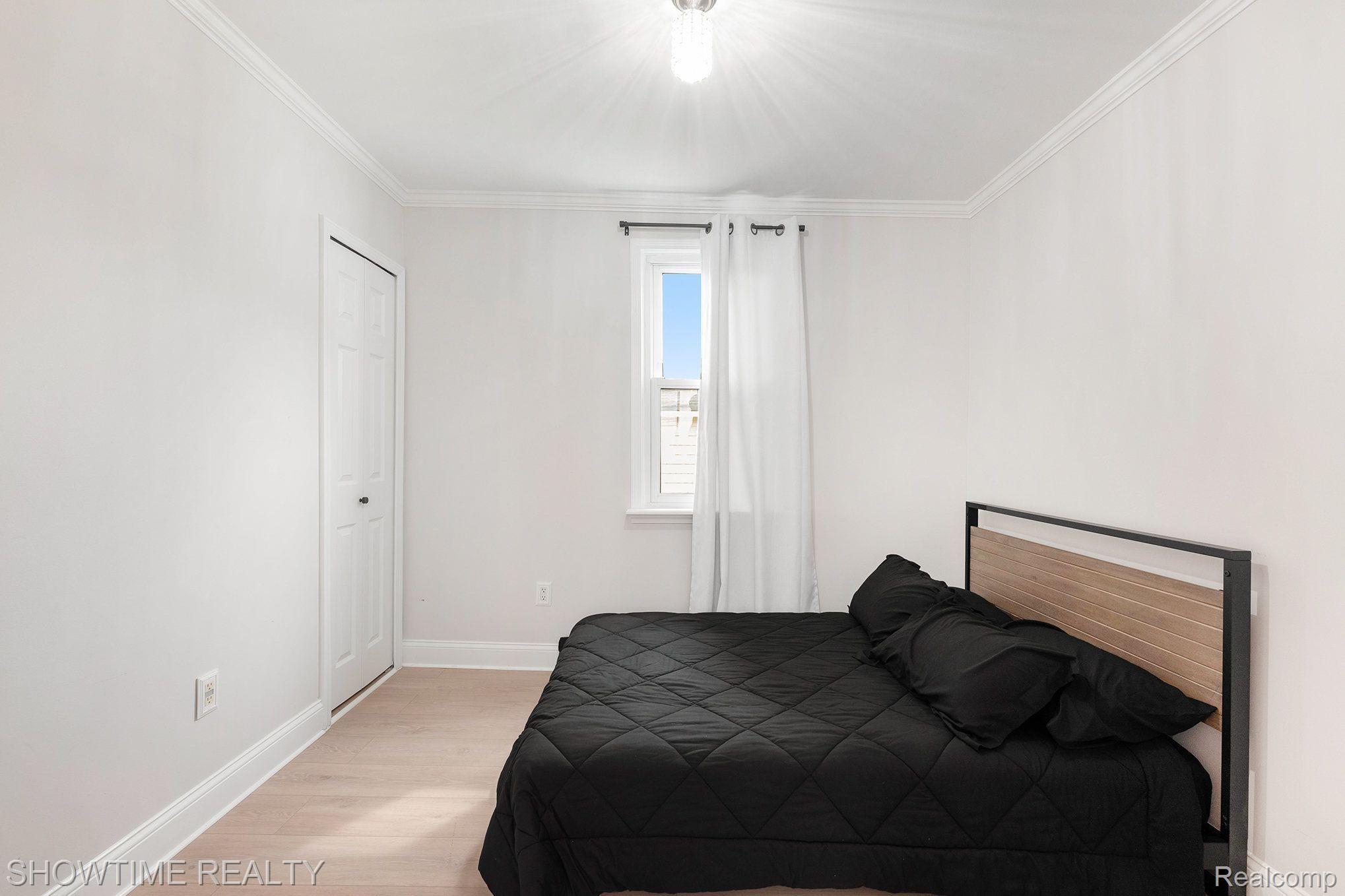 46707 VINEYARD Avenue