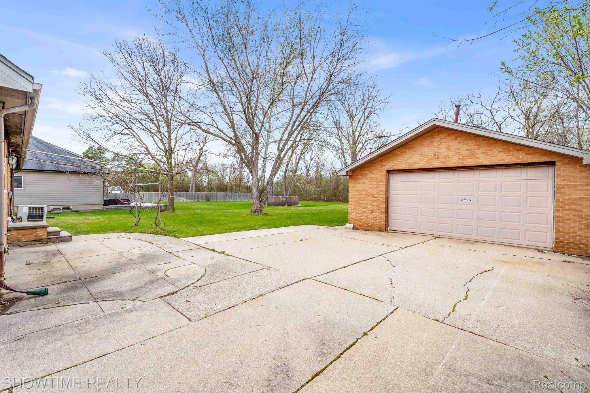 2927 DASHWOOD Drive