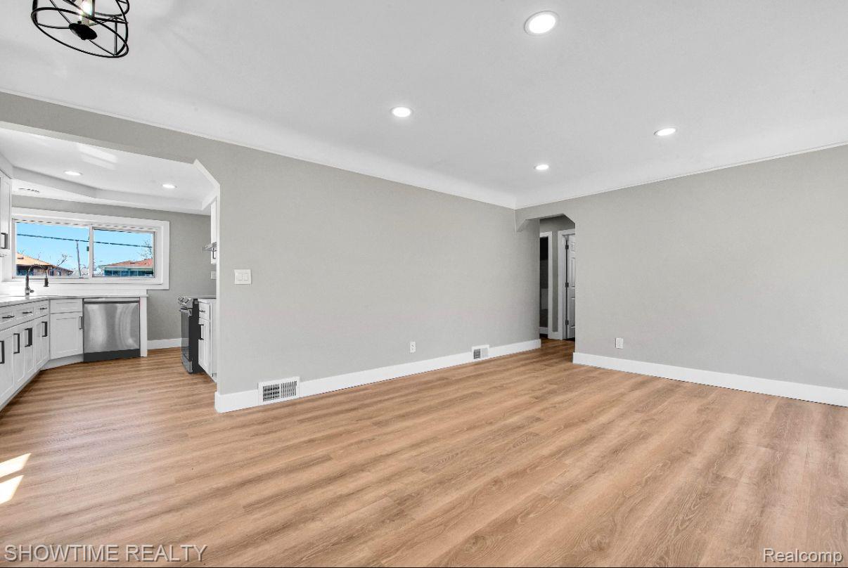 24281 KENOSHA Street