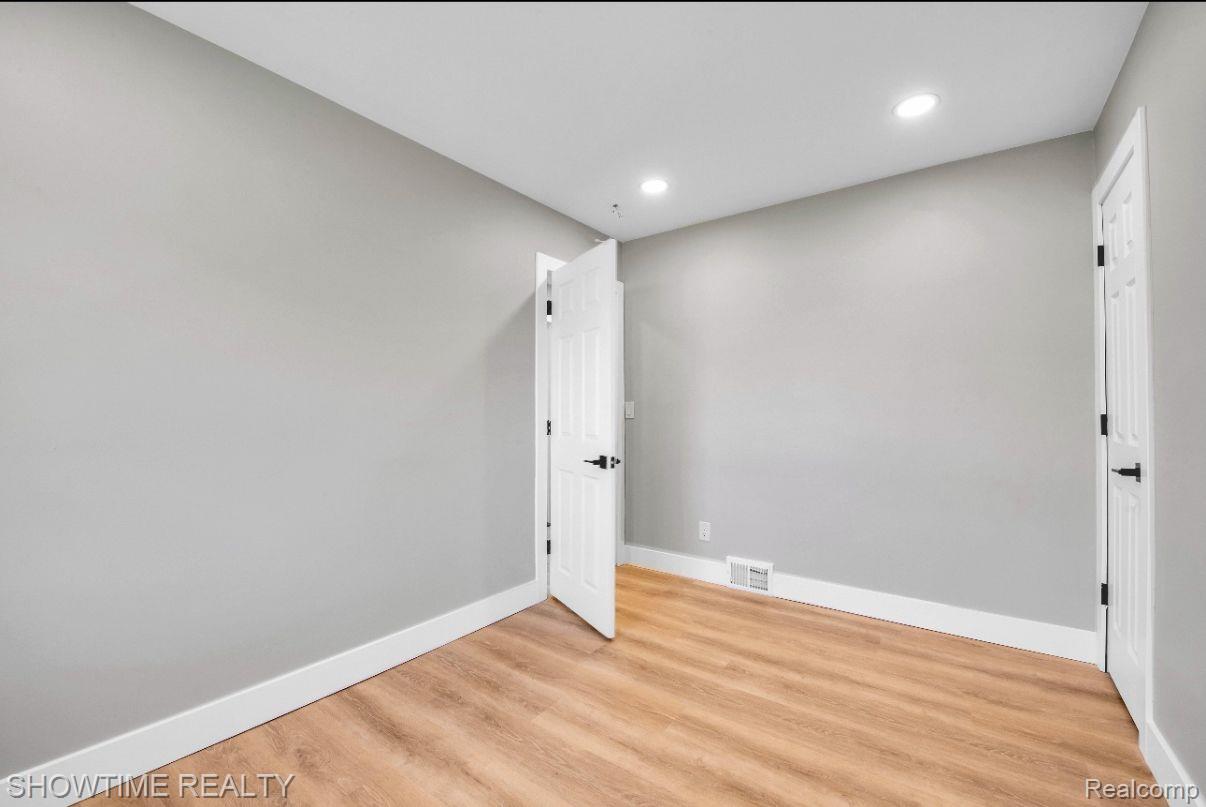 24281 KENOSHA Street