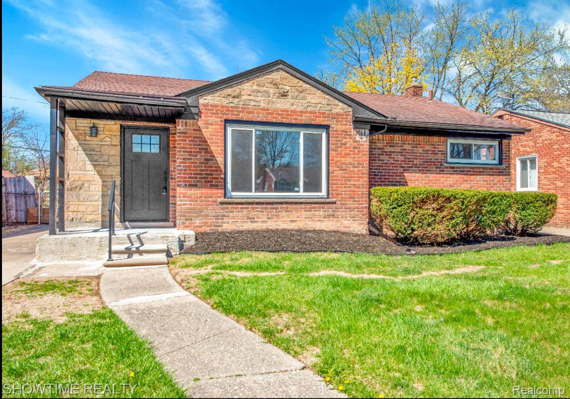 24281 KENOSHA Street