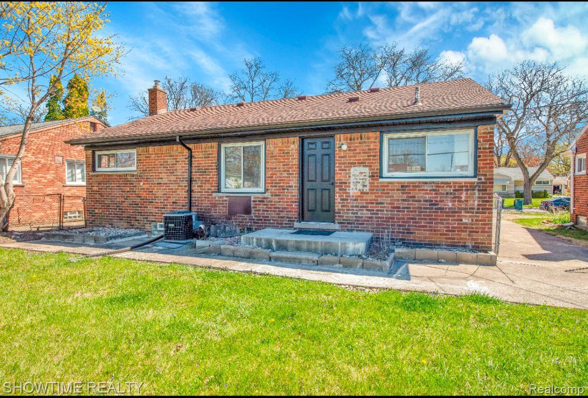 24281 KENOSHA Street