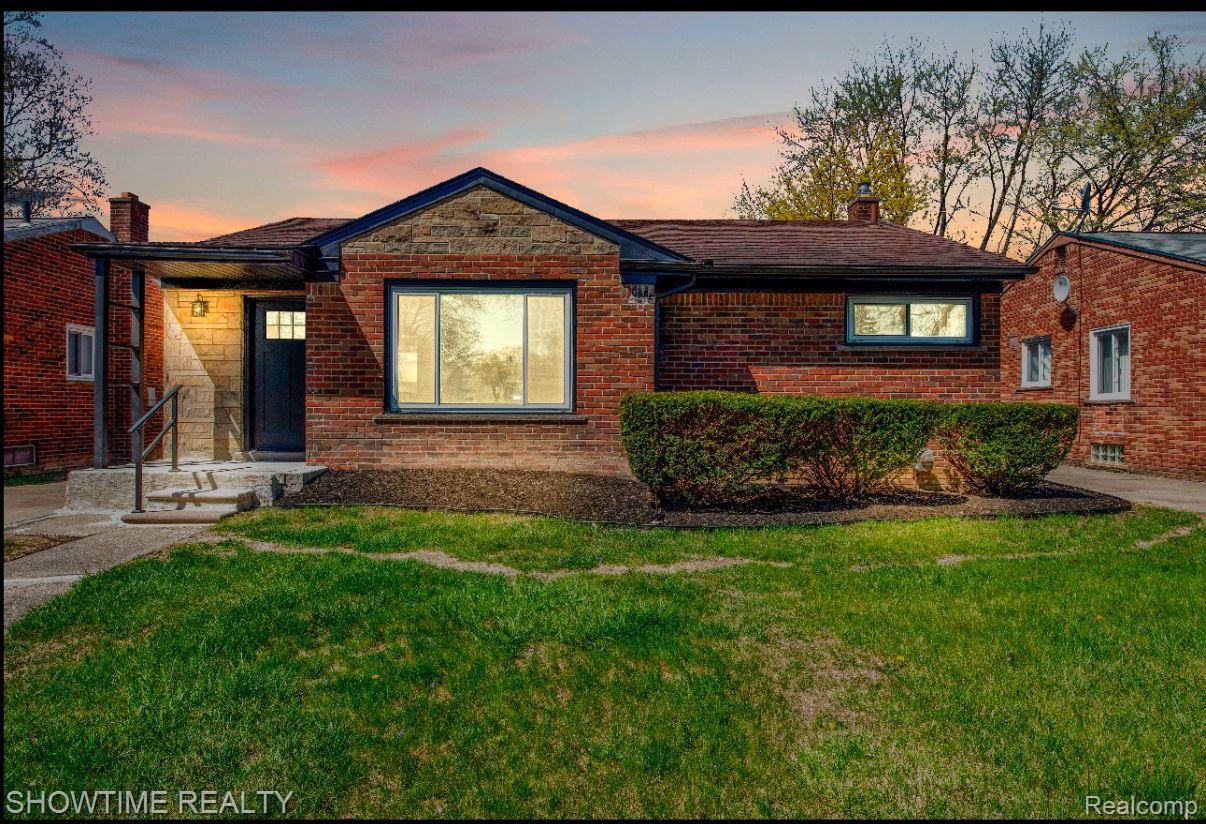 24281 KENOSHA Street