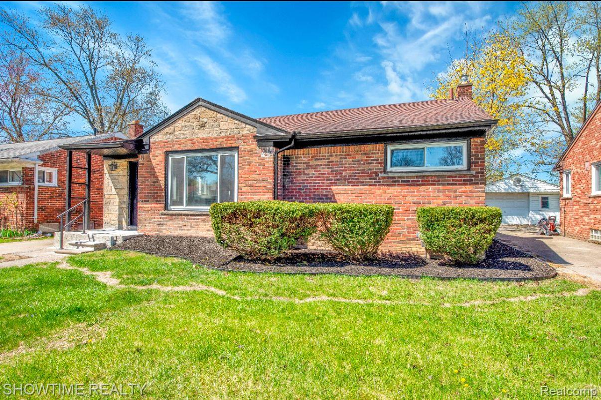 24281 KENOSHA Street