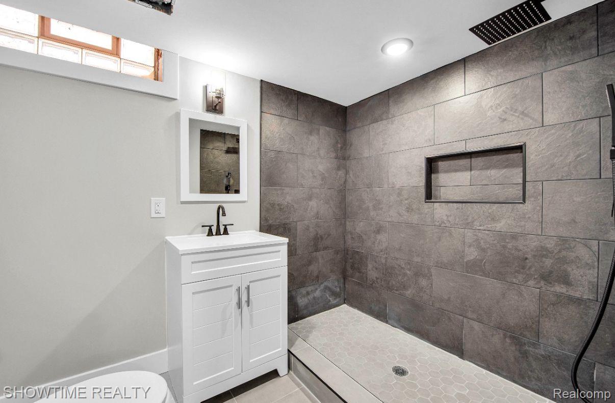 24281 KENOSHA Street