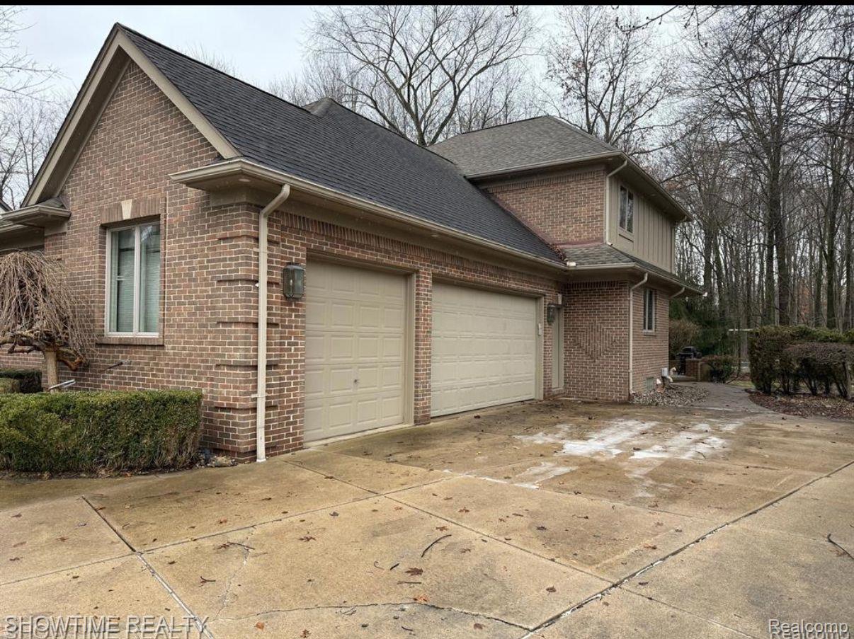 53145 ALYSSA Court