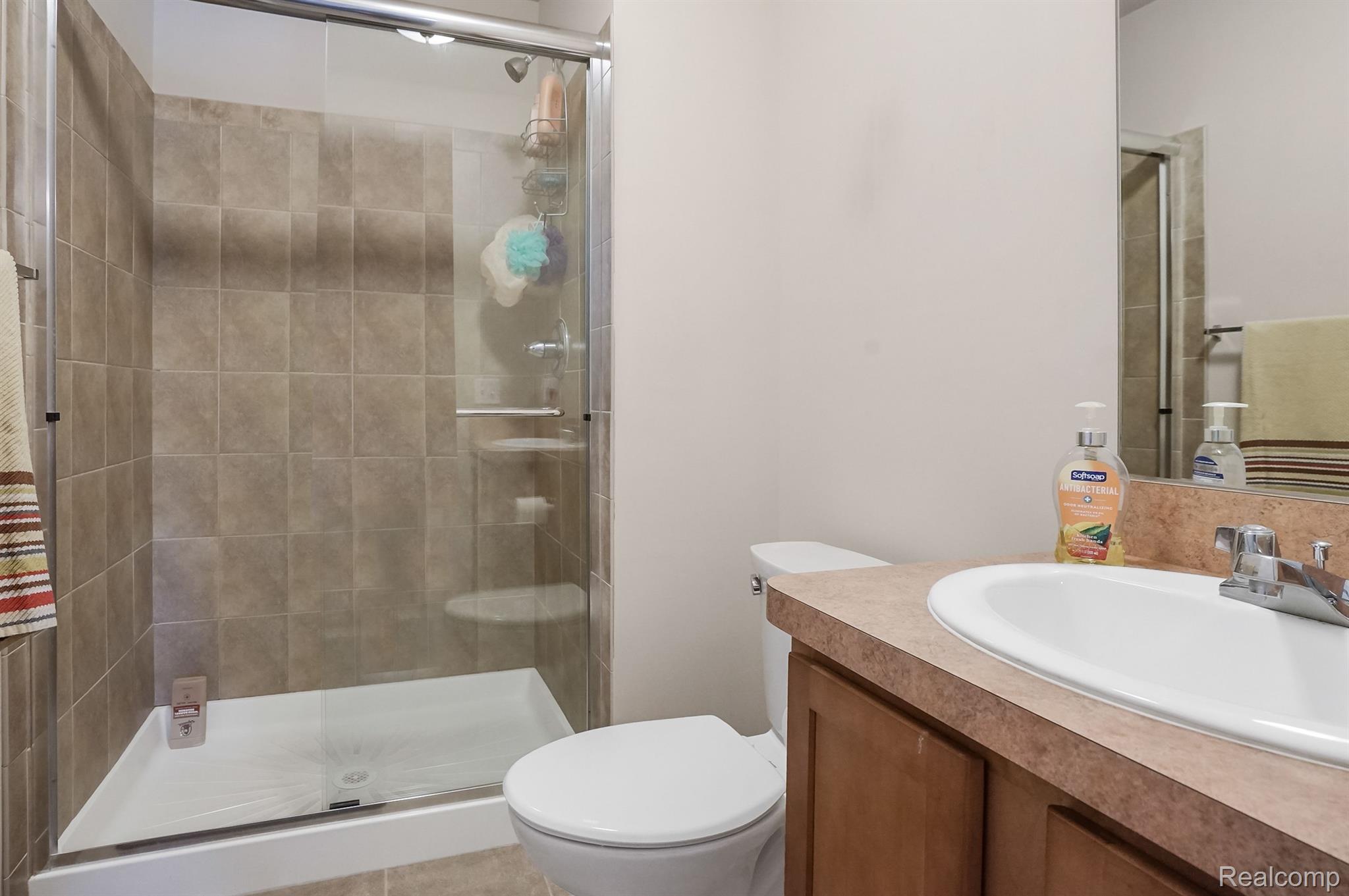 53275 PROVIDENCE E