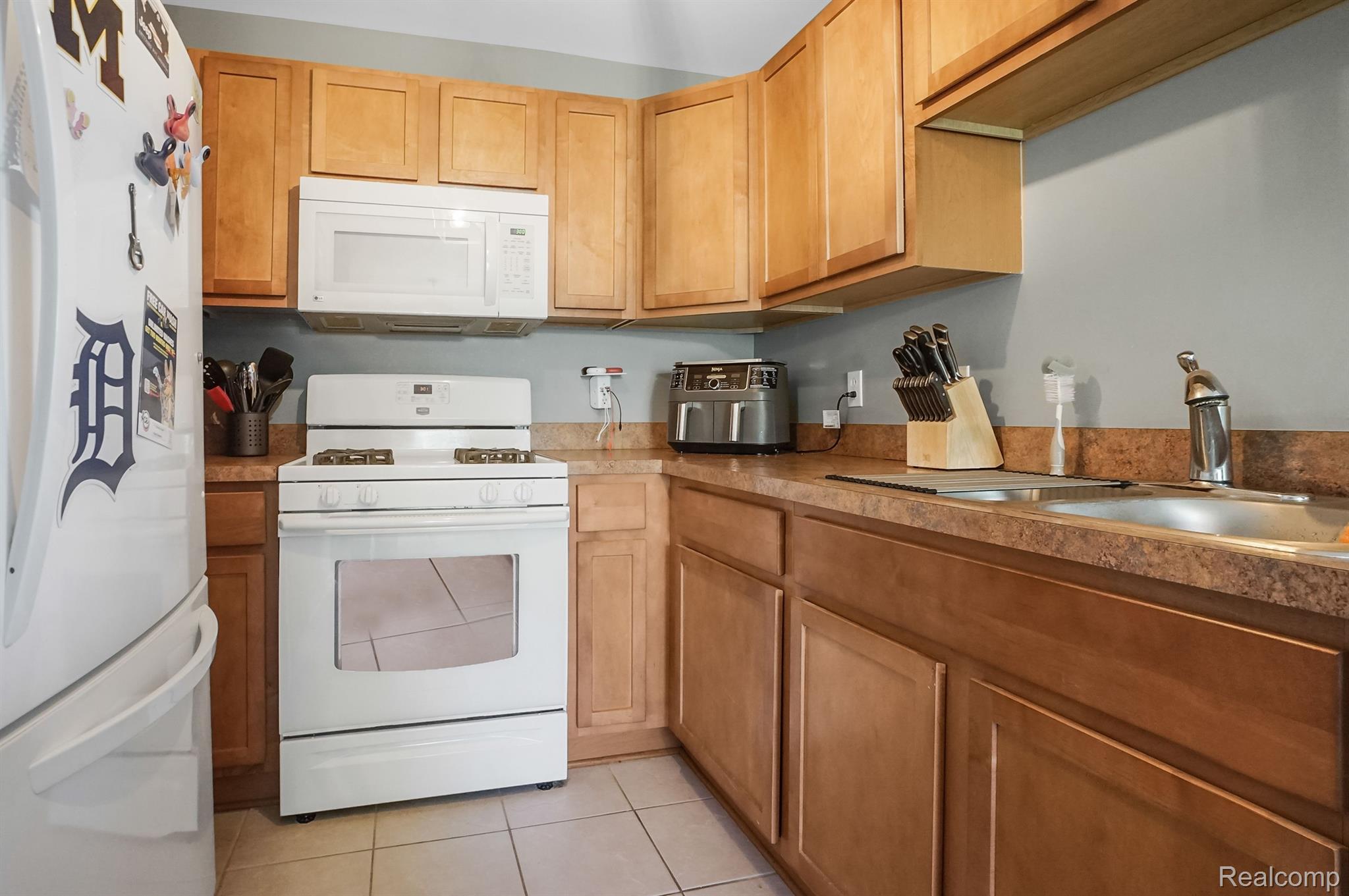 53275 PROVIDENCE E