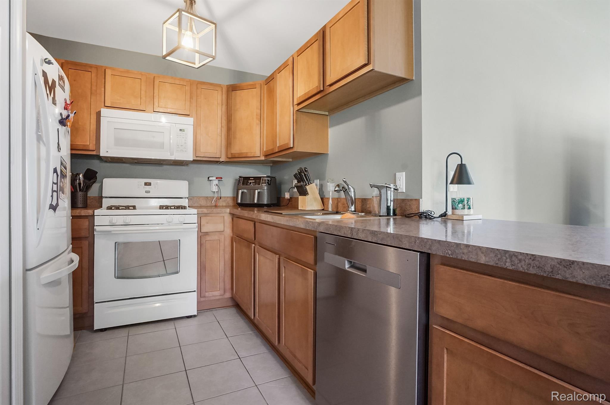 53275 PROVIDENCE E