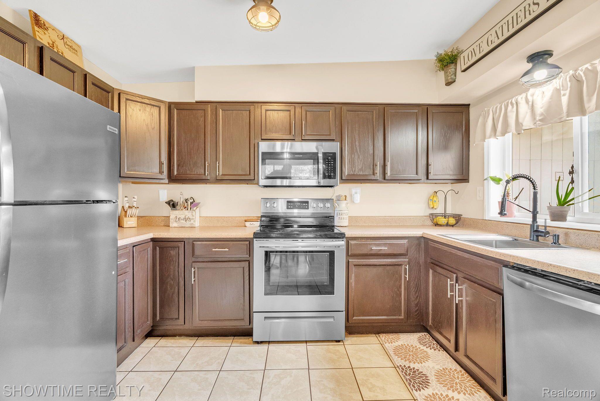 2510 BROWNWOOD Drive