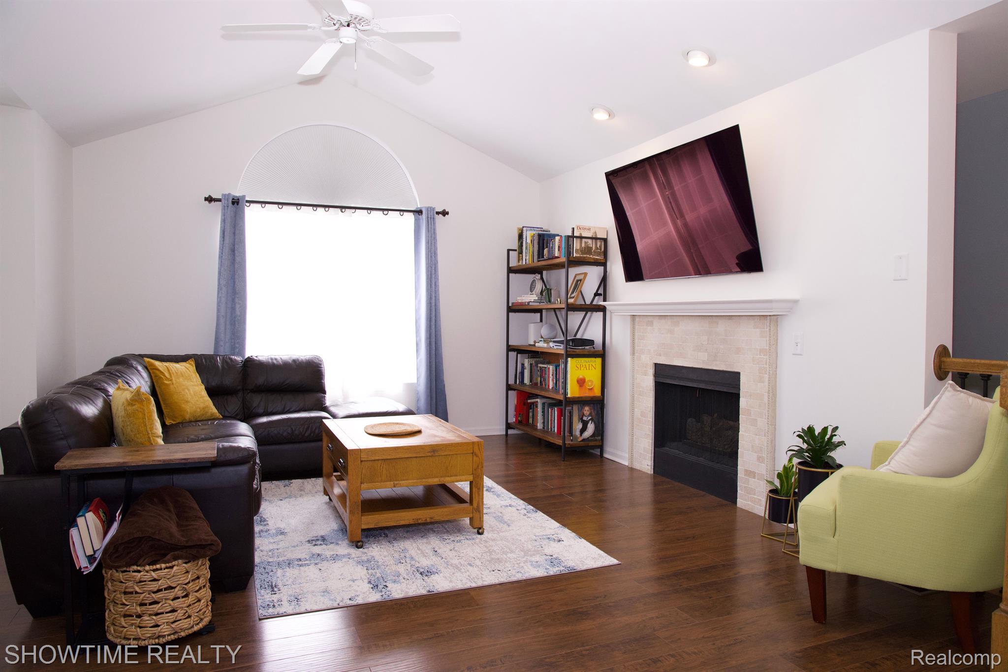 46265 CAVALIER Drive