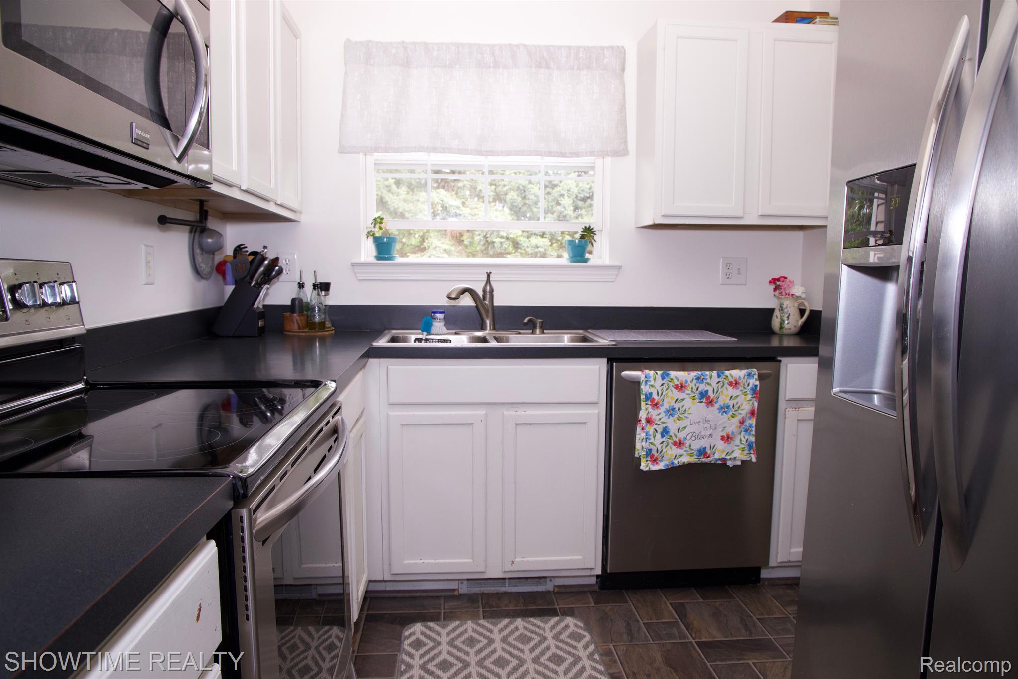 46265 CAVALIER Drive