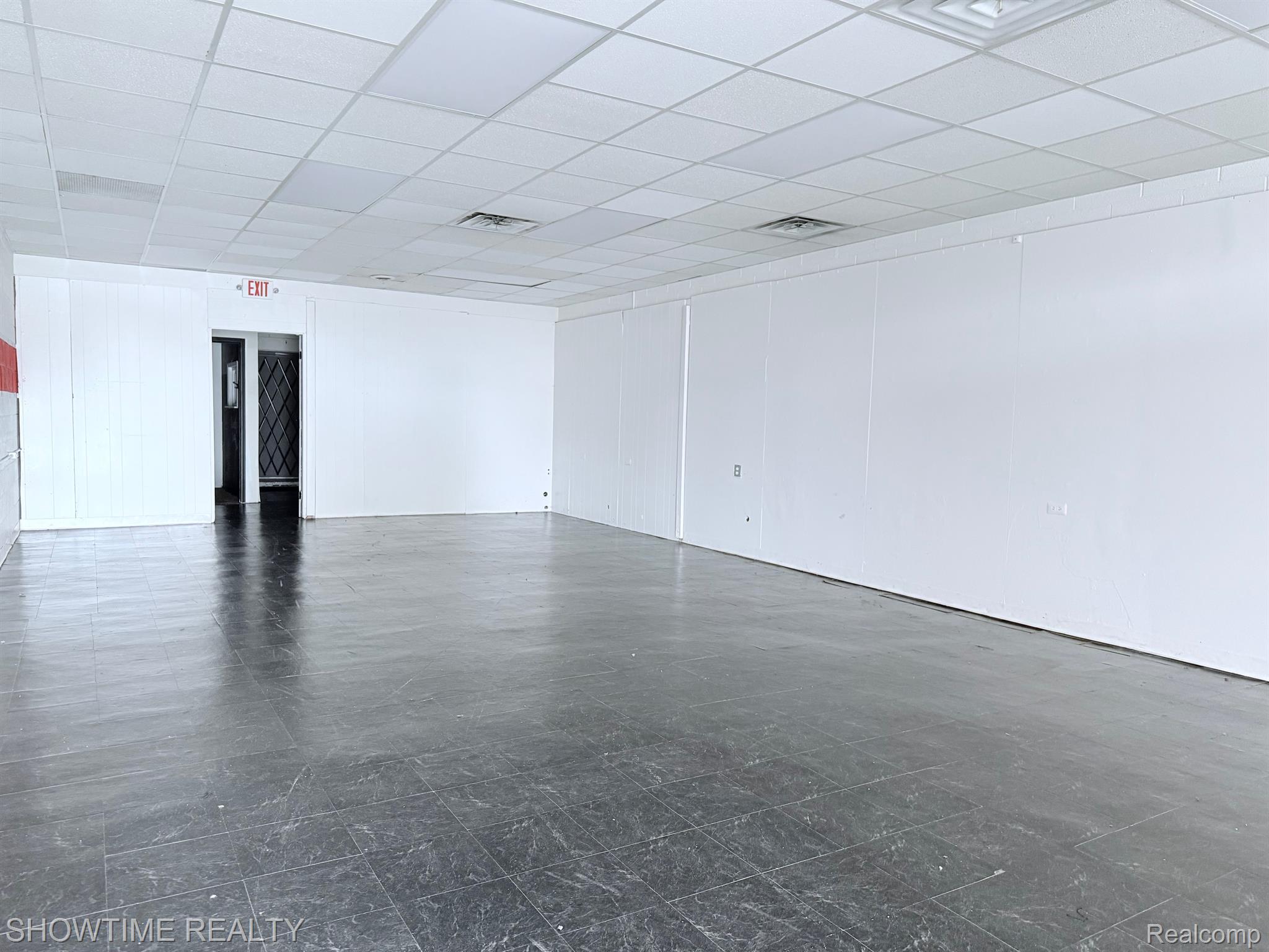 18004 E 13 MILE Road