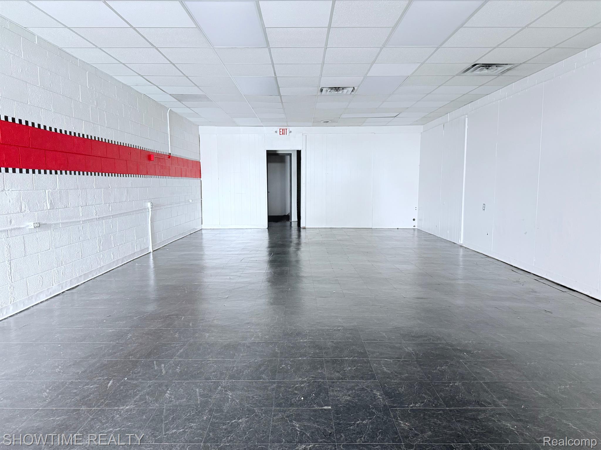 18004 E 13 MILE Road