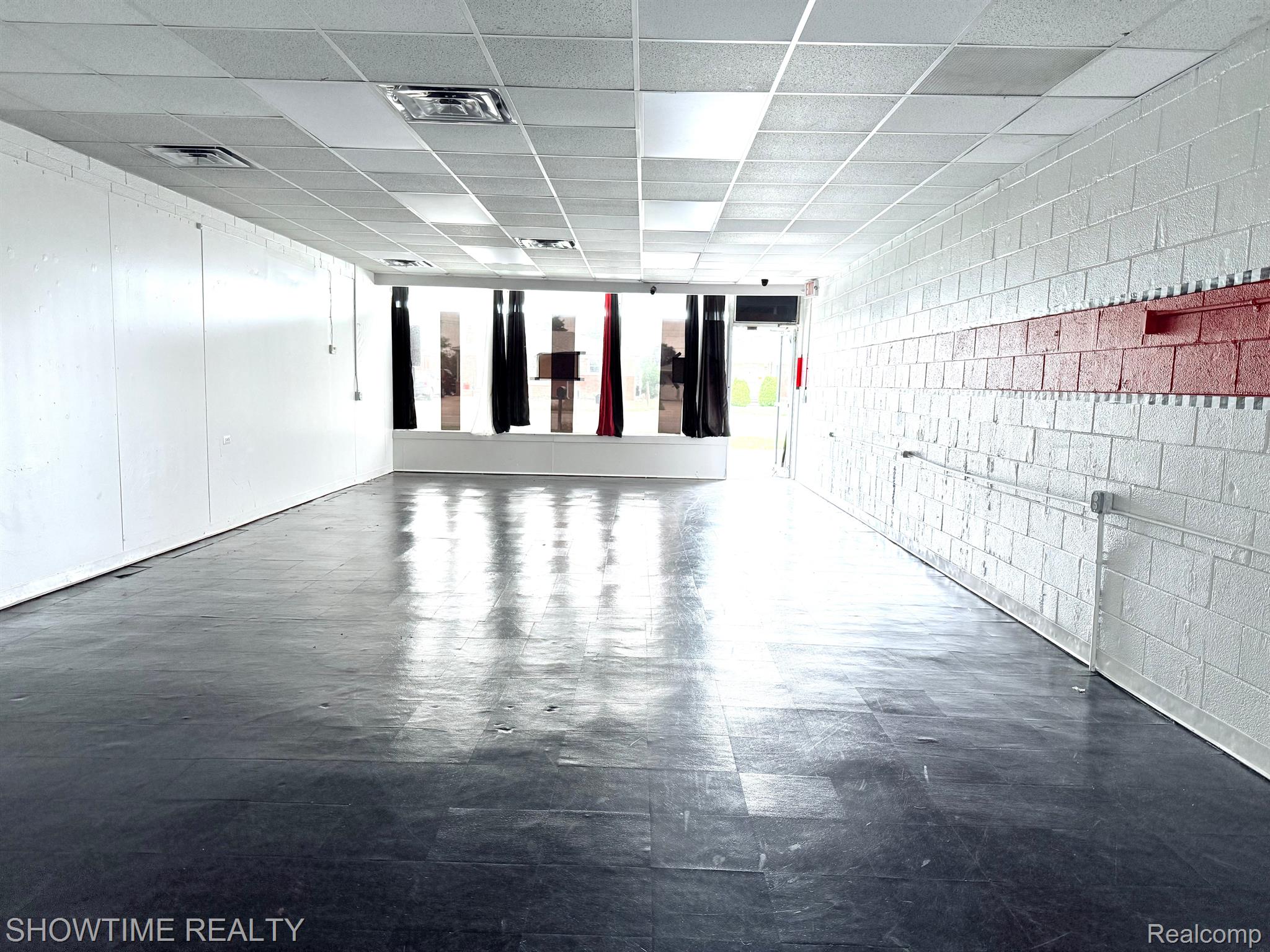 18004 E 13 MILE Road