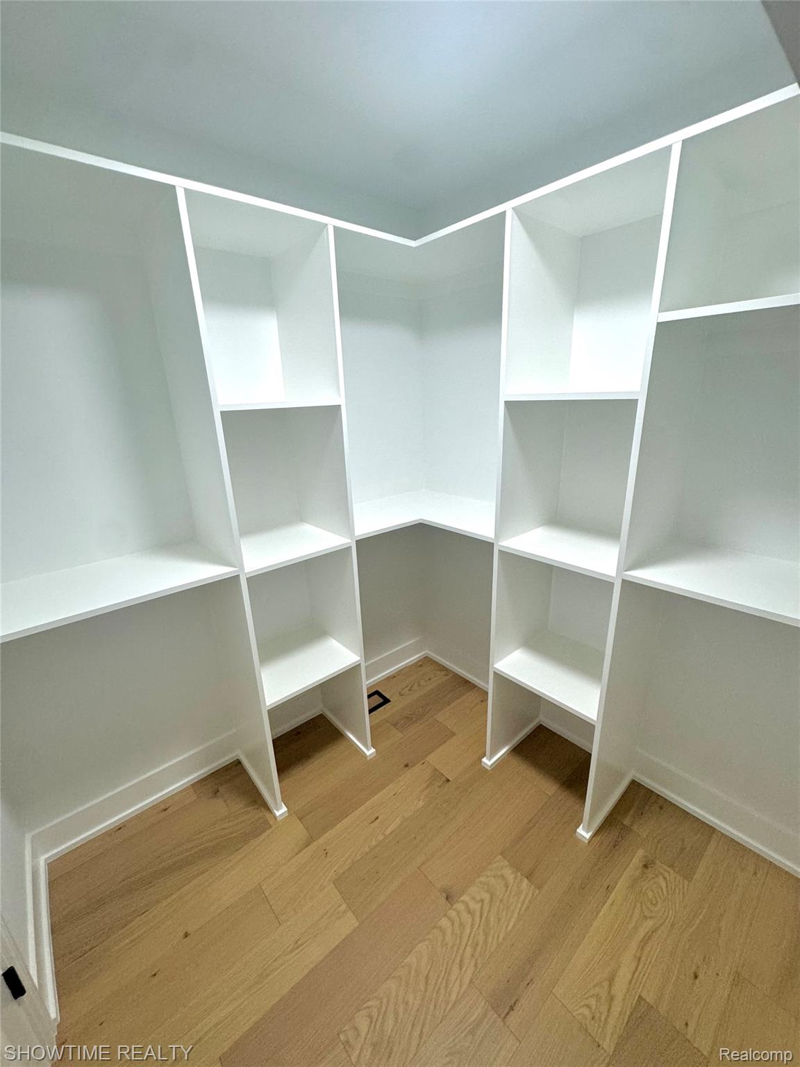 28806 Ramblewood Drive